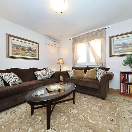 Anastazia Apartment *
