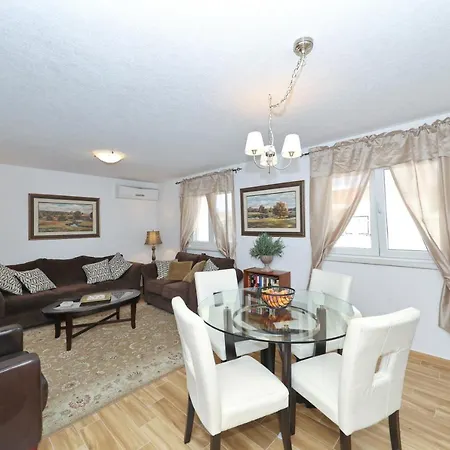 Anastazia Apartment