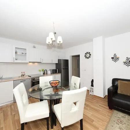 Anastazia Apartment *