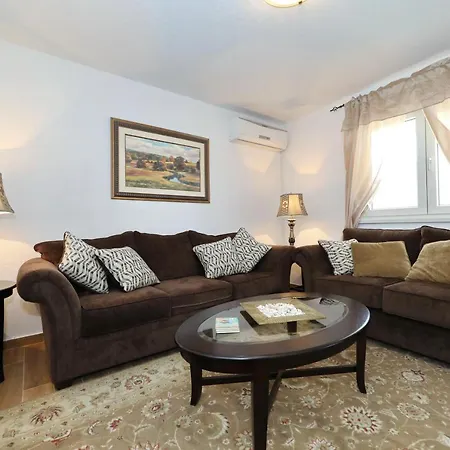 Anastazia Apartment