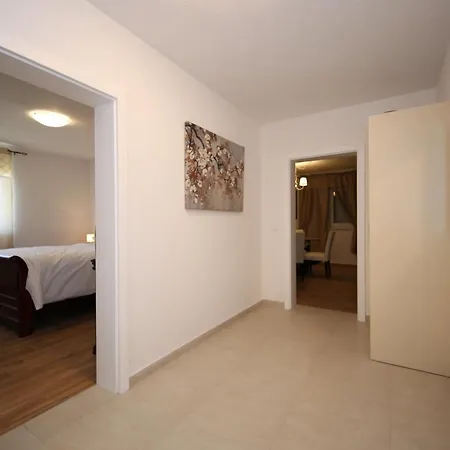 Anastazia זאדאר