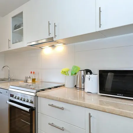 Anastazia זאדאר