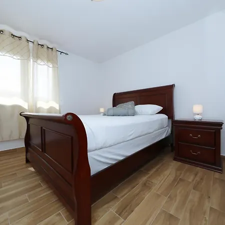 Anastazia זאדאר